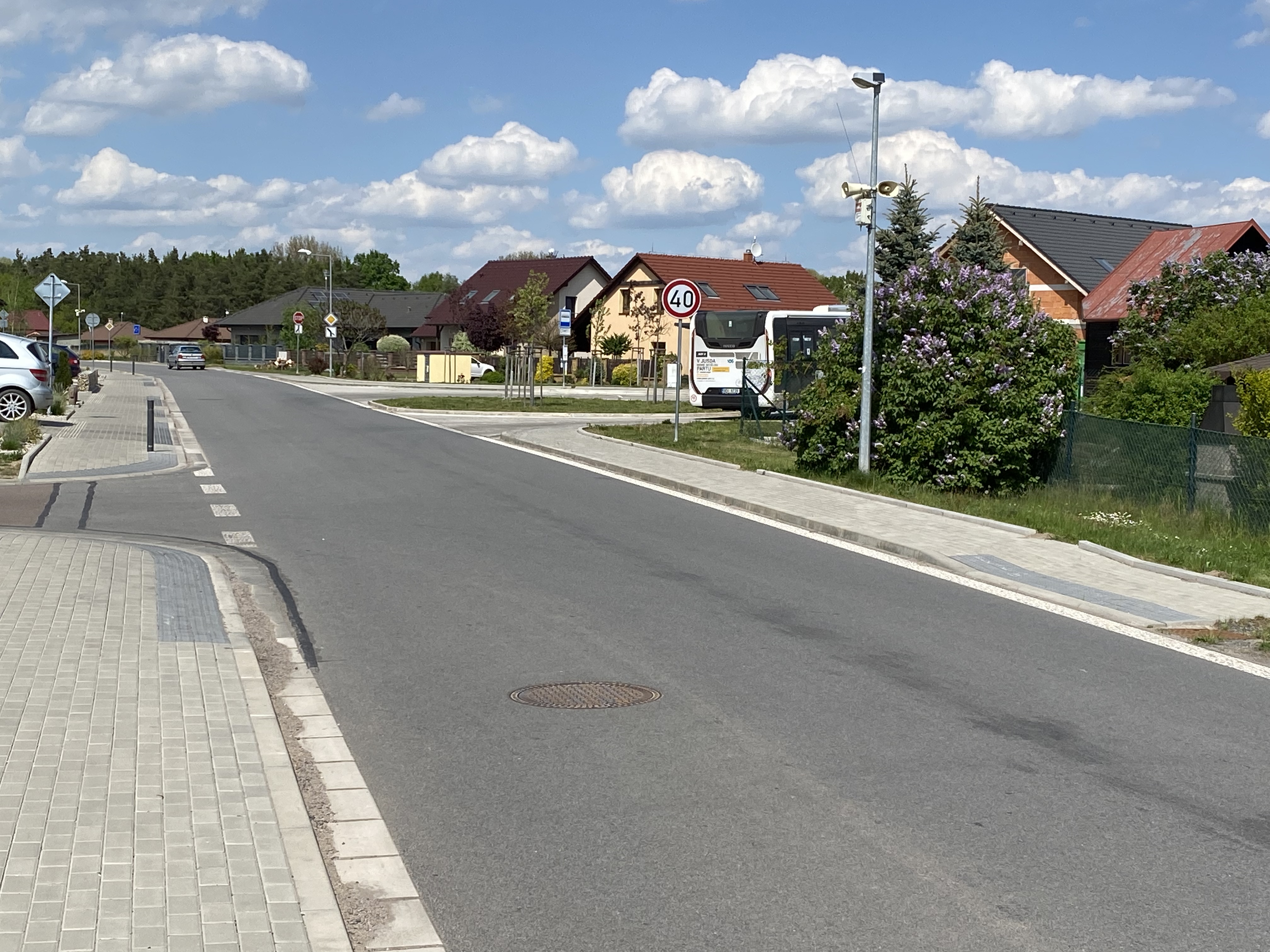 Obrázek 3 - Rekonstrukce silnice III/32225 Černá u Bohdanče - chodník